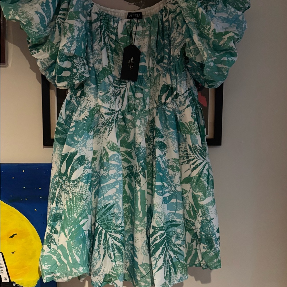 Green & White Tropical Print Dress
